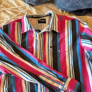 Wrangler Men's Multicolor Striped Button Down Shirt